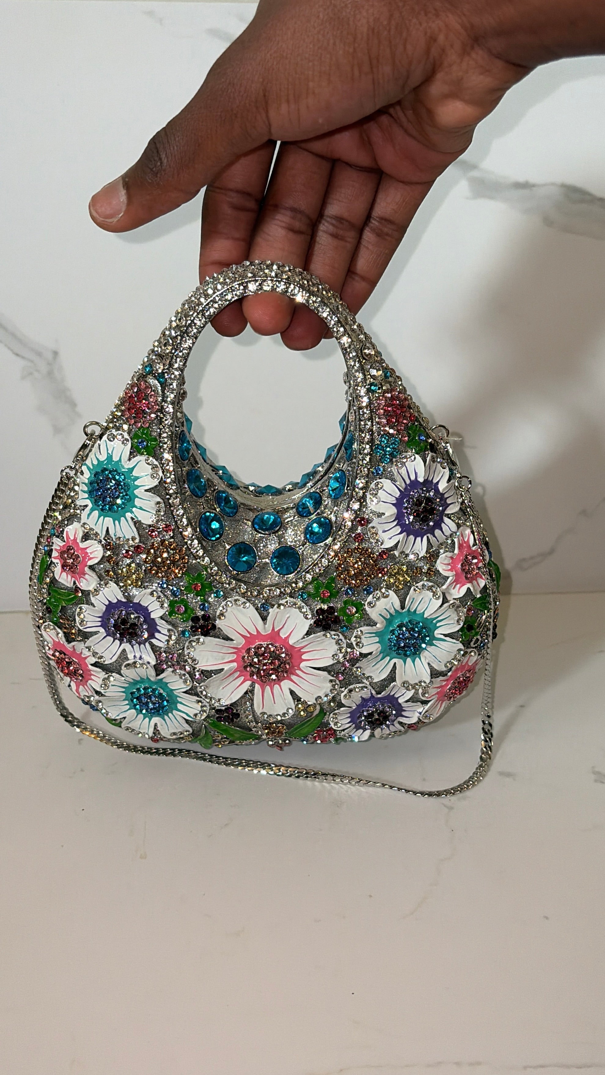 THE "NESSA" CLUTCH